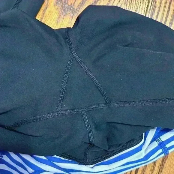 Lululemon Crop Legging 21"
Purple & Black 4 - Picture 8 of 9